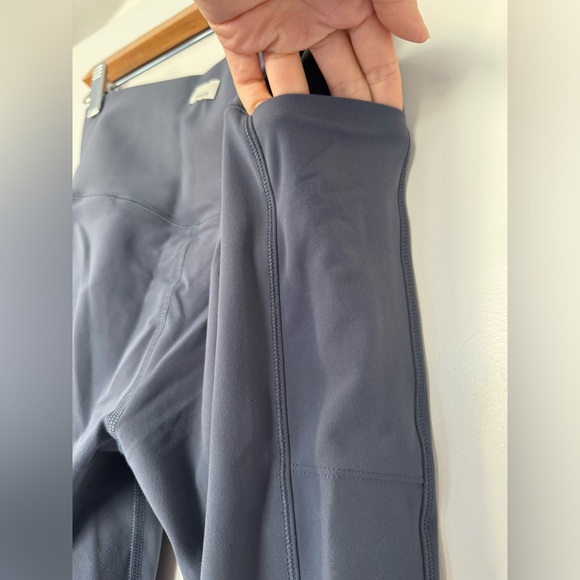 Vuori Studio Pocket Legging in Azure NWOT - Picture 5 of 6